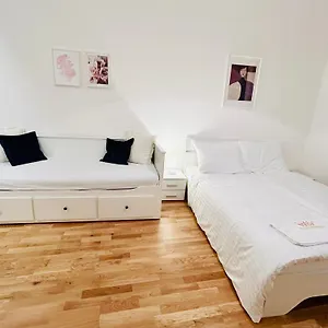 Apartment New Complex Florenc, Prag