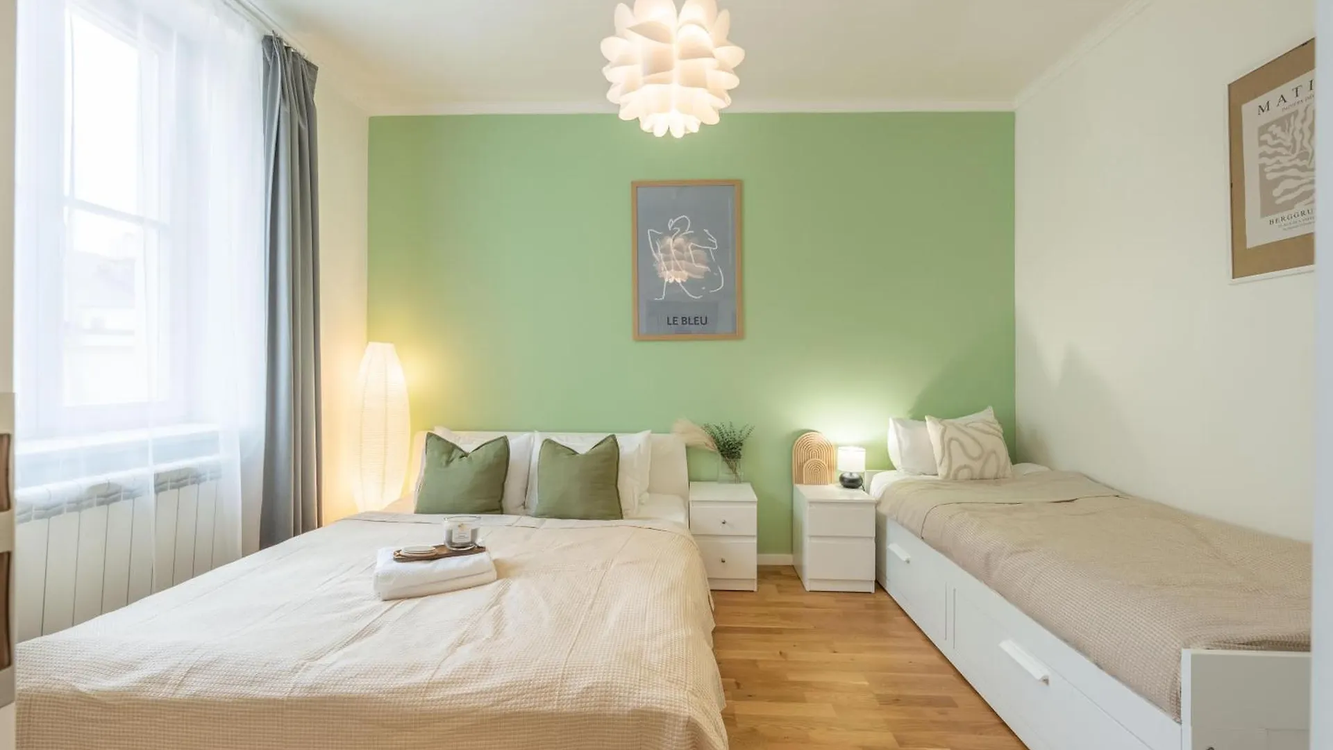 Hly - Newly Designed Apt With Big Promo! براغ